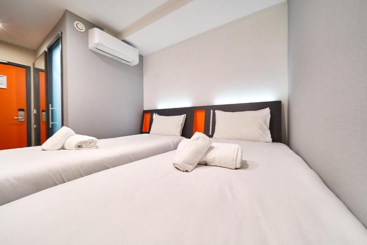 Easyhotel Milton Keynes Extérieur photo