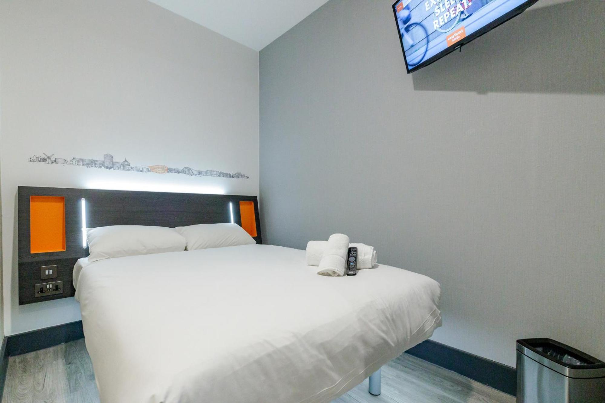 Easyhotel Milton Keynes Extérieur photo