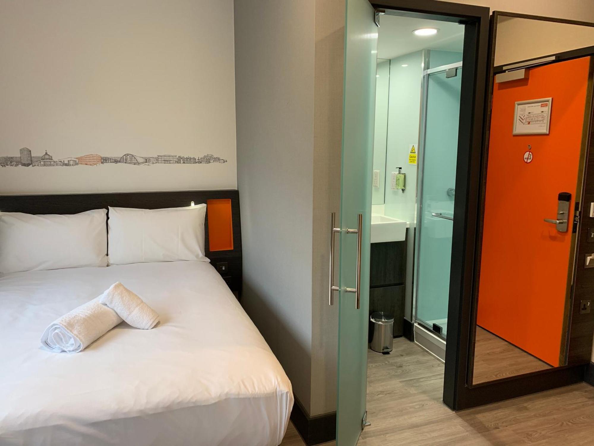 Easyhotel Milton Keynes Extérieur photo