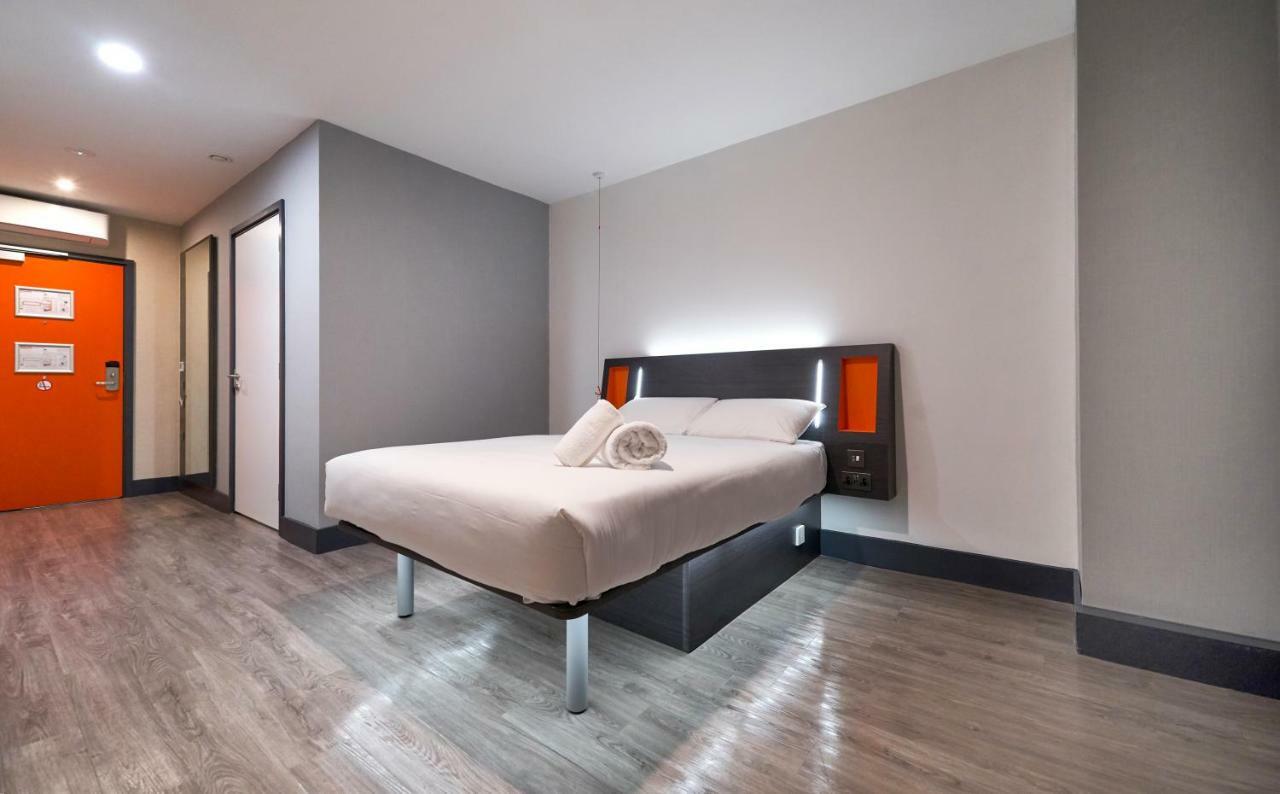 Easyhotel Milton Keynes Extérieur photo
