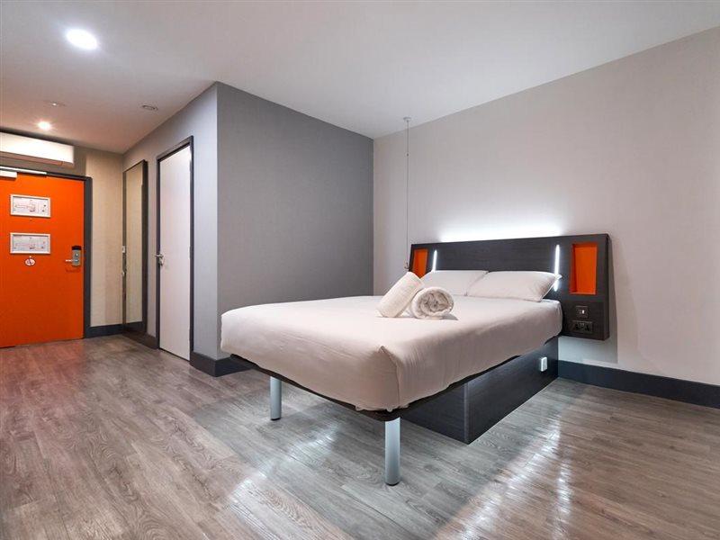 Easyhotel Milton Keynes Extérieur photo